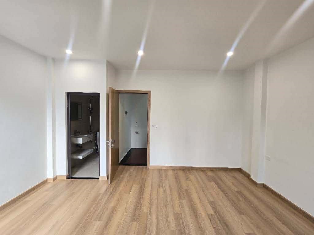 BÁN NHÀ GẦN NGÃ TƯ SỞ_HƠN 30M RA PHỐ_34m2 x 5T_MT RỘNG_GẦN Ô TÔ_2 THOÁNG, nhỉnh 9 tỷ